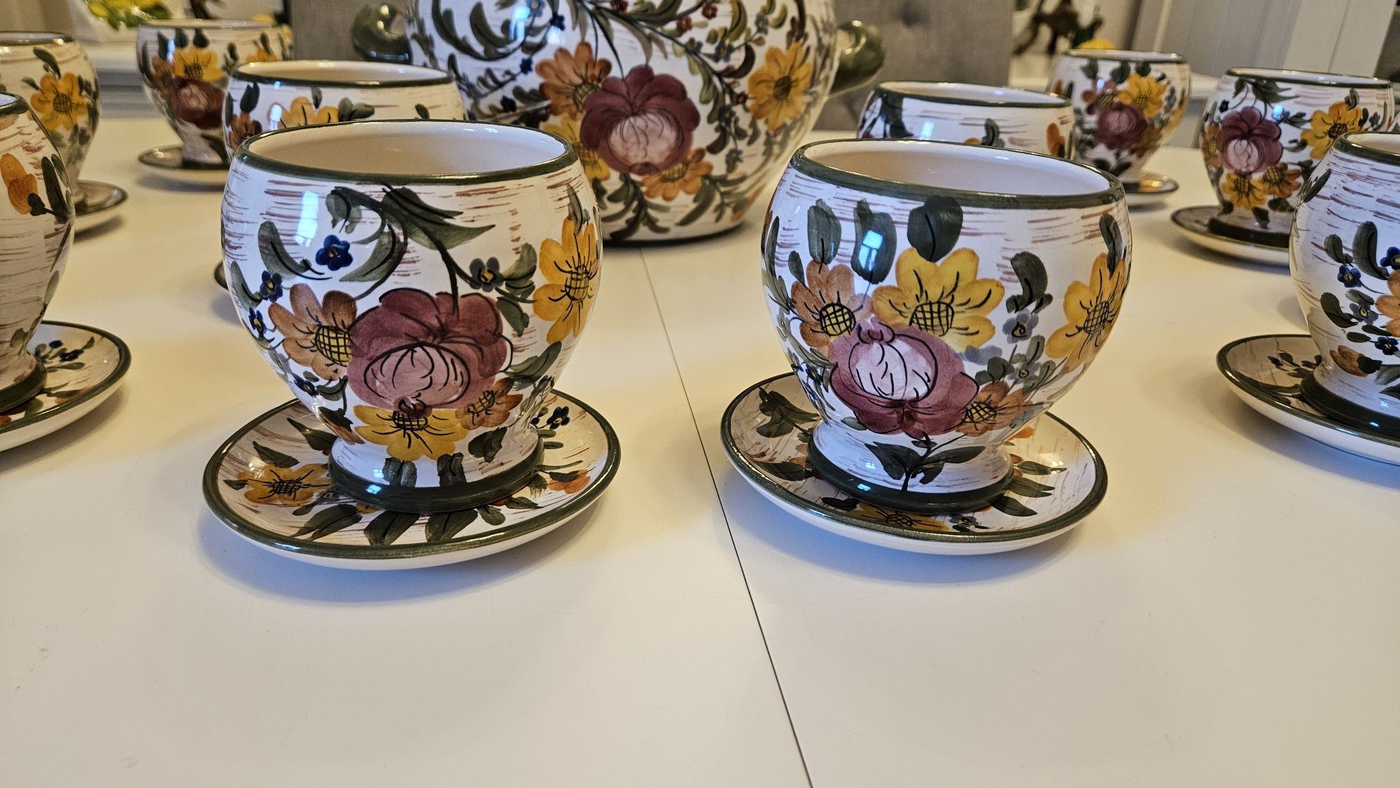 Vând set 12 persoane ceramica pictata Italia