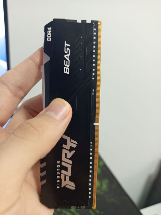 оперативная память rgb Kingston Fury ddr4