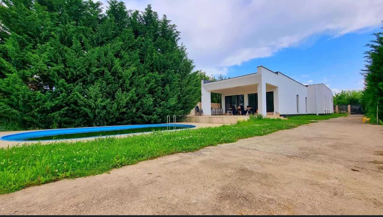 Vila Lux cu Piscină incalzita în zona Gai, 280 mp , 900 mp curte