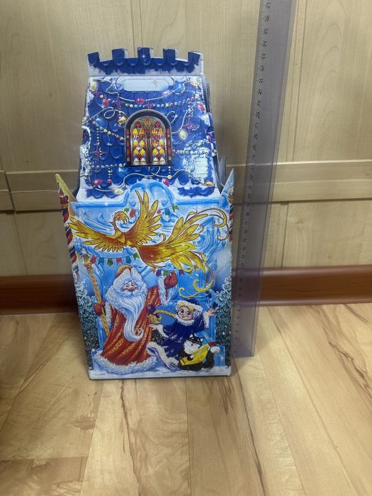 Подарочные новогодние коробки, кульки, упаковка