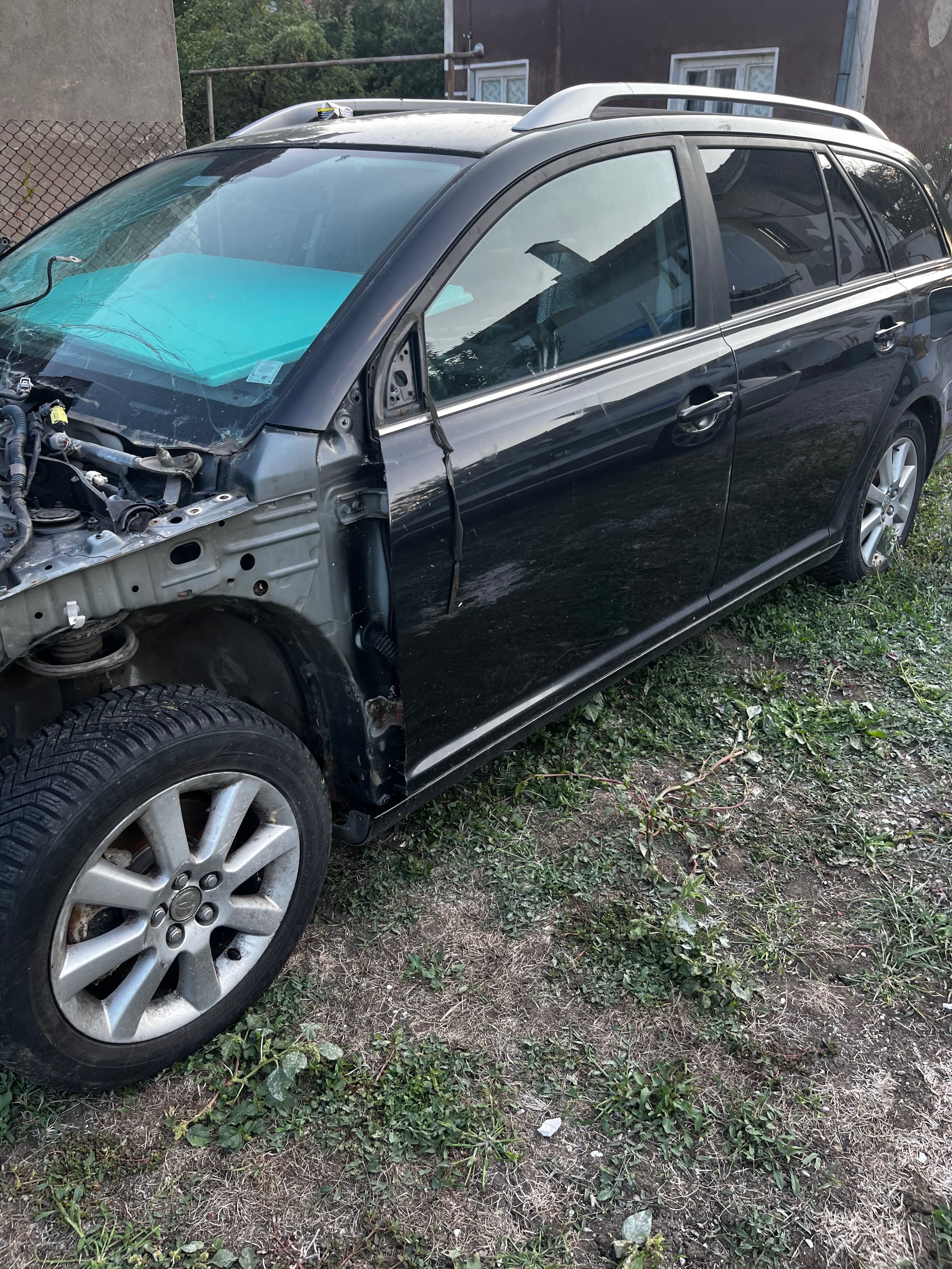 Toyota avensis 2.0D4D на части