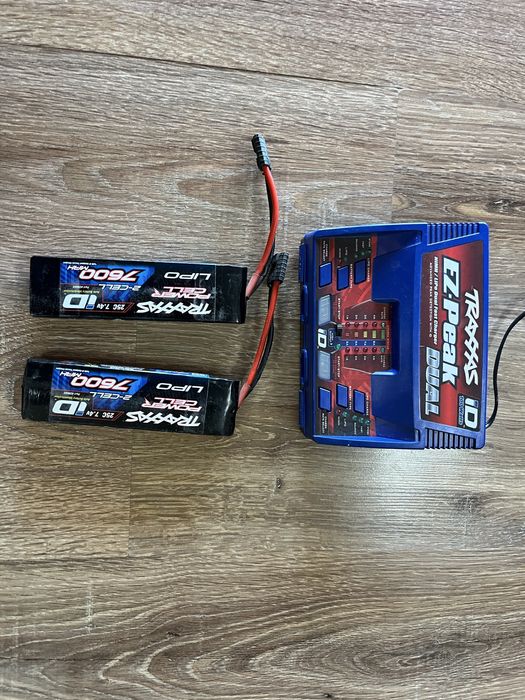 EREVO TRAXXAS спортна количка с дестанционно