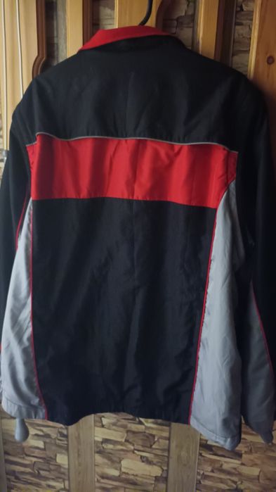 Яке пролет-есен ,става и грейка.