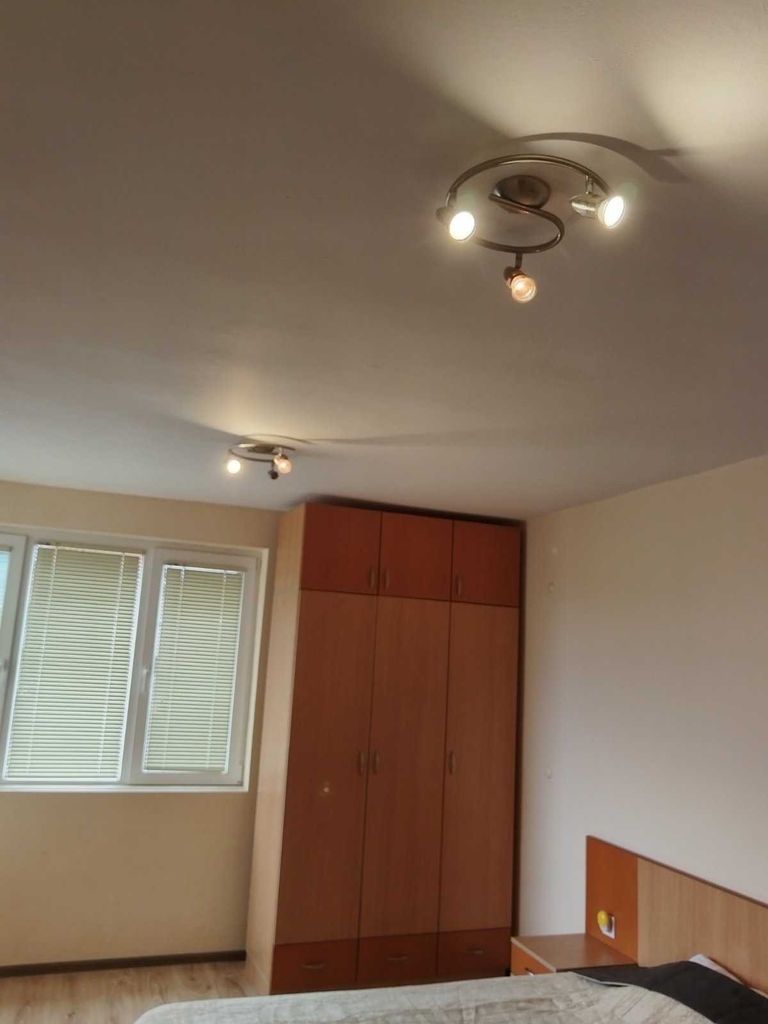 Дава се под наем Едностаен апартамент в Бургас, Център - 40 кв.м за 325 € - Снимка #5