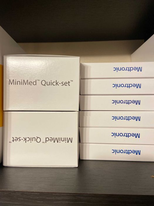 KIT Medtronic format din MiniMed Quick Set + MiniMed reservoir