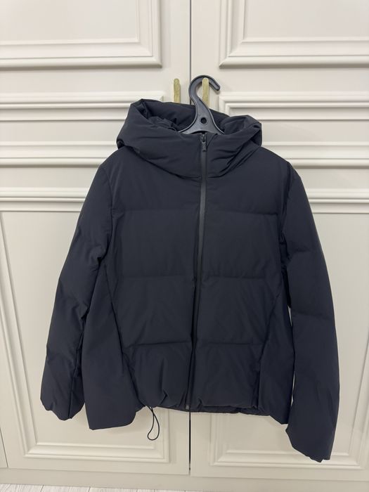 Женская зимняя куртка Uniqlo размер XL маломерит