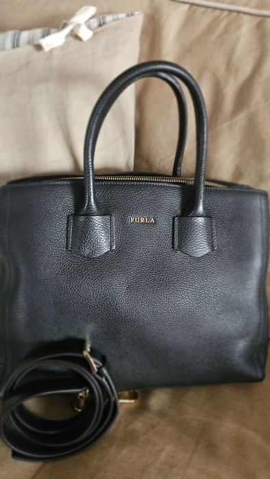 Furla Alba черна телешка кожа