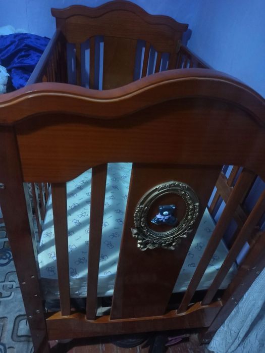 Yangi detskiy krovat sotiladi