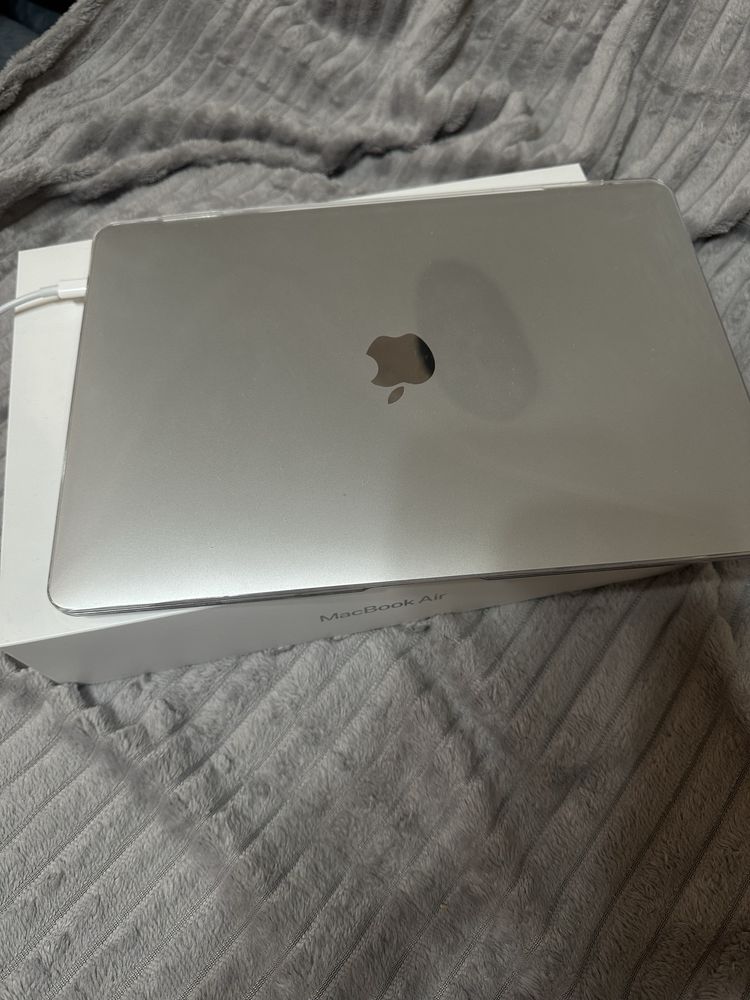 Продам macbook