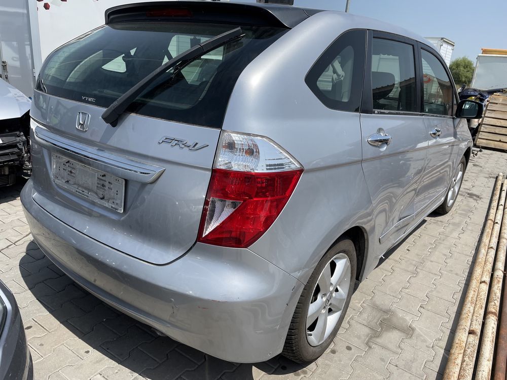 Honda FR-V 1.7 i,2006г,На части