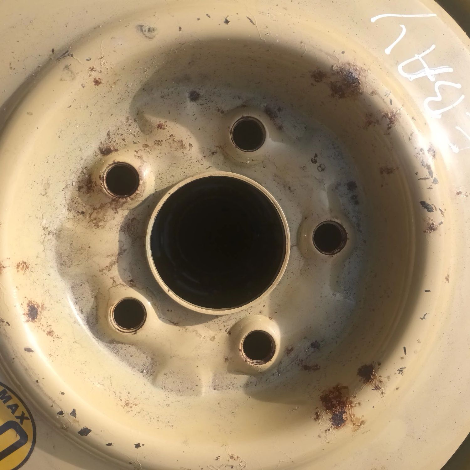 Патерица за MASDA 3 115 /70 /15 цола 5×114.3 ц.67.1 мм