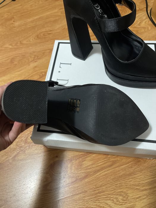 Pantofi cu platforma și toc gros