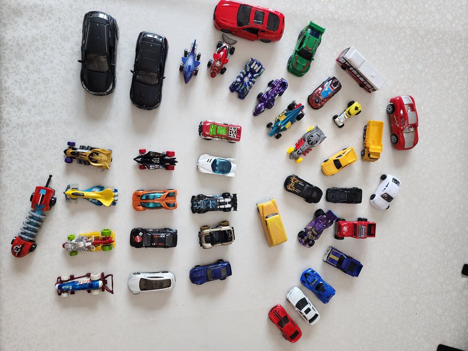 Продам детские машинки