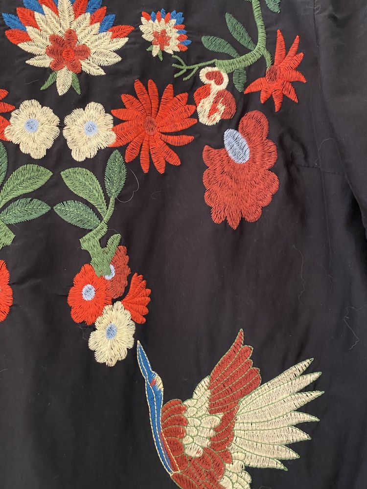 Рокля Zara women с красиви цветни шевици