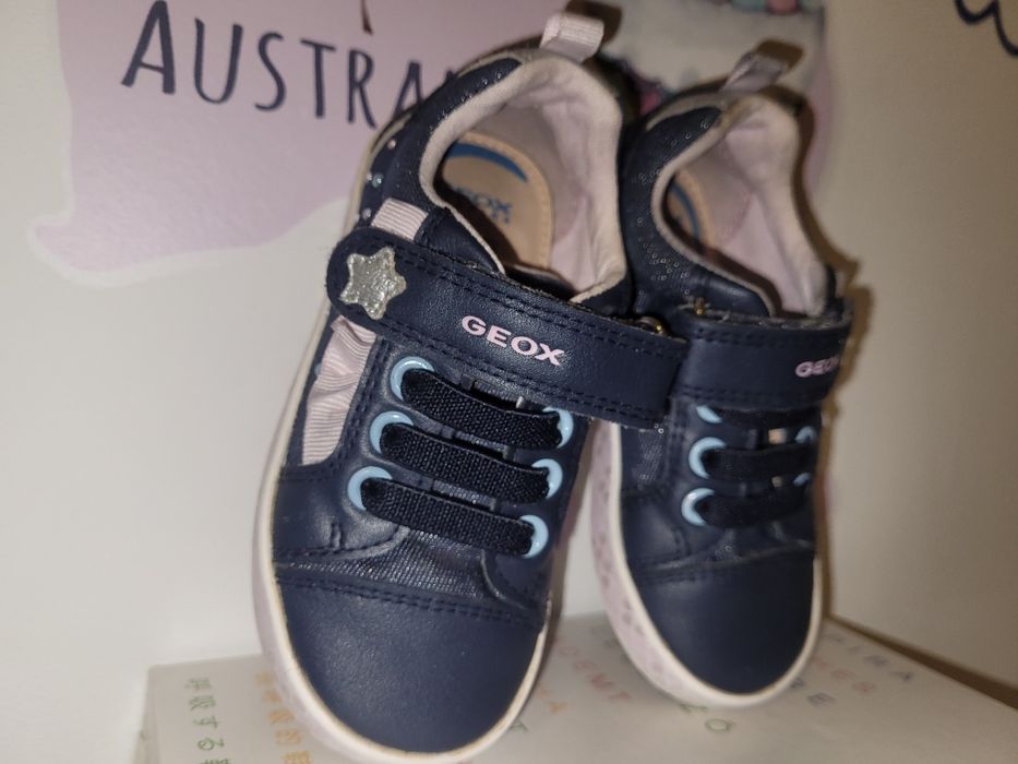Vând teniși Geox , marimea 23, piele naturala