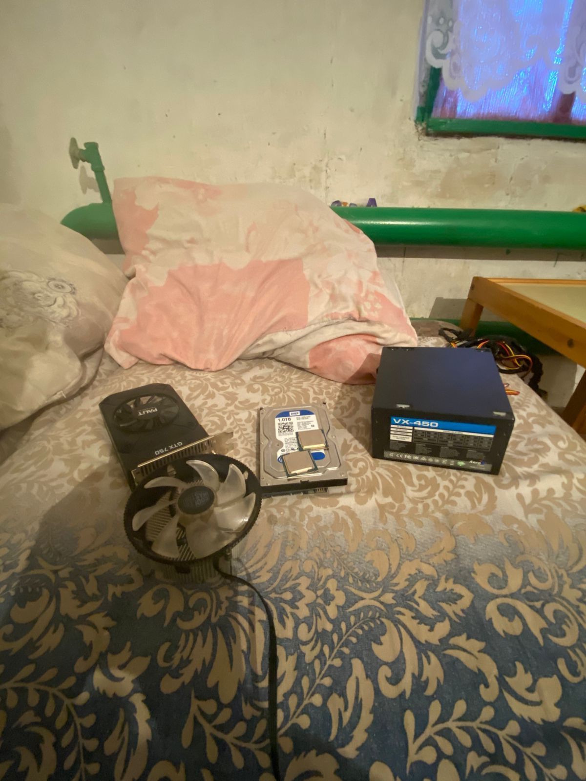 Системник по частям