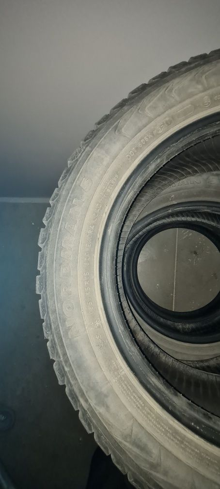 Зимние шипованные шины. Nokian Nordman 5. 185/65R15 92T