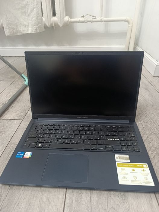 Ноутбук ASUS VivoBook 15 15.6" / 16 Гб / SSD 512 Гб / Win 11 / X1504VA