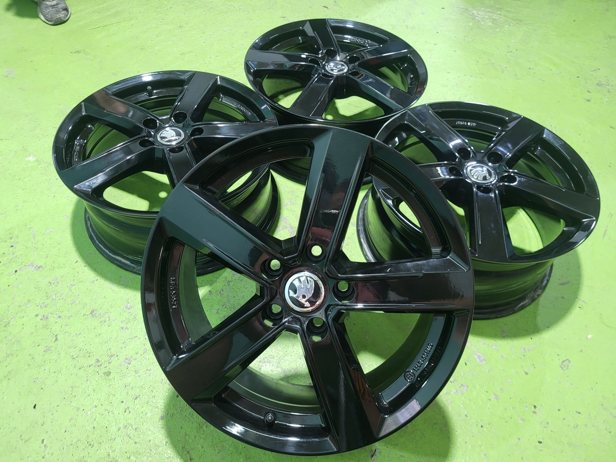 17 5x112 Skoda лети джанти 5х112 шкода