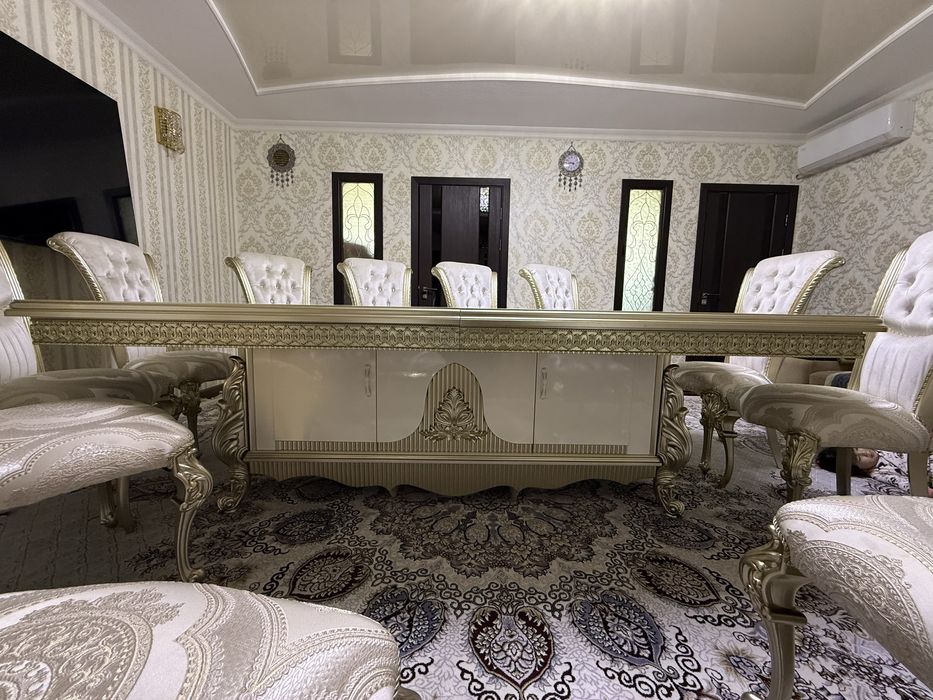 Стол и стулья очень хорошего качества не дешевые!!!