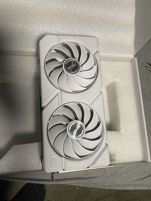 ASUS Dual GeForce RTX 4060 White OC Edition 8GB GDDR6