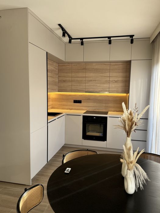 Vand casa insiruita 4 camere, 3 bai, gradina, terasa,parcare