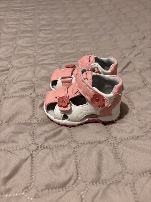 Бебешки сандали за момиче Apawwa