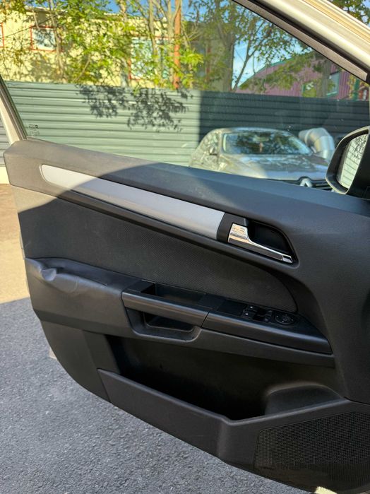 Vand Opel Astra H 1.6 Benzina