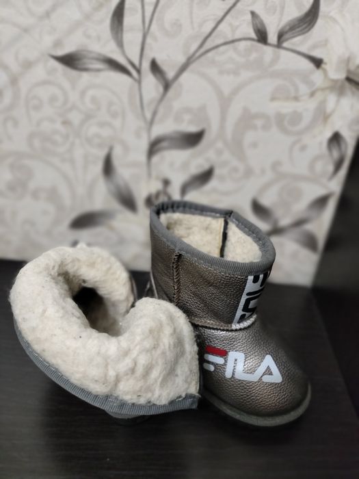 Продам угги 22 размер