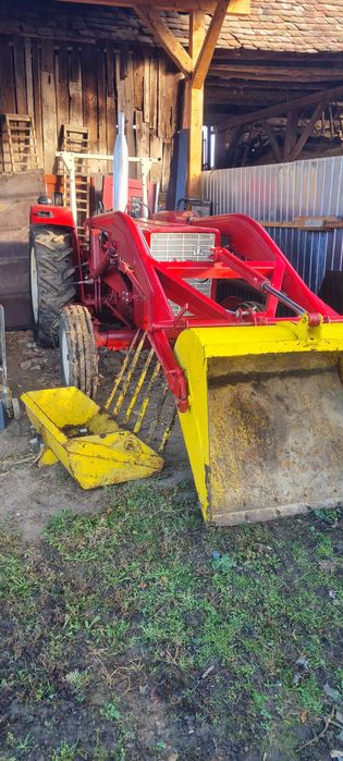 Tractor IHC  523 52cp Agriomatic Imp. Germania cu încărcător și 2 cupe