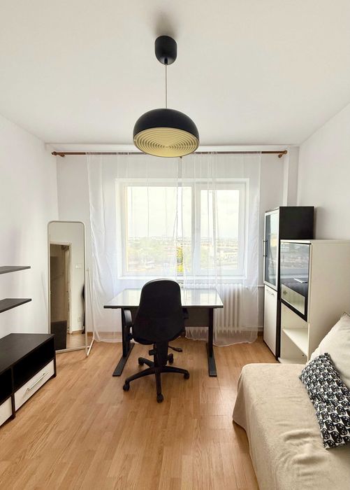 Apartament 4 camere 2 balcoane de vanzare Zona Mega Mall