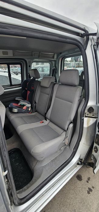 Volkswagen Caddy 7 locuri