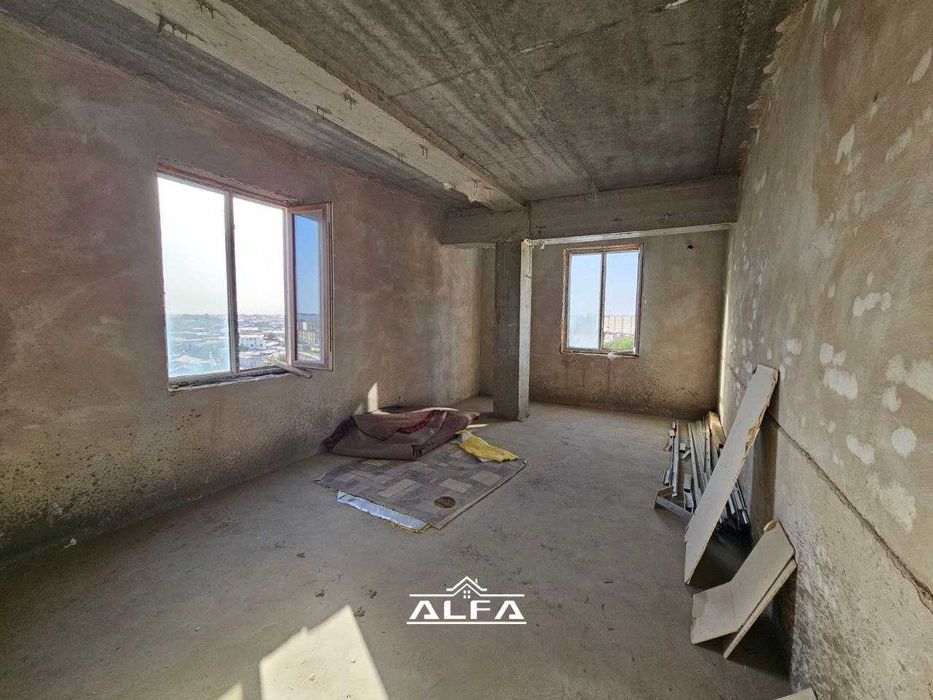 Buxoroda kvartira sotiladi 1 xonali 46m² 7-qavat.