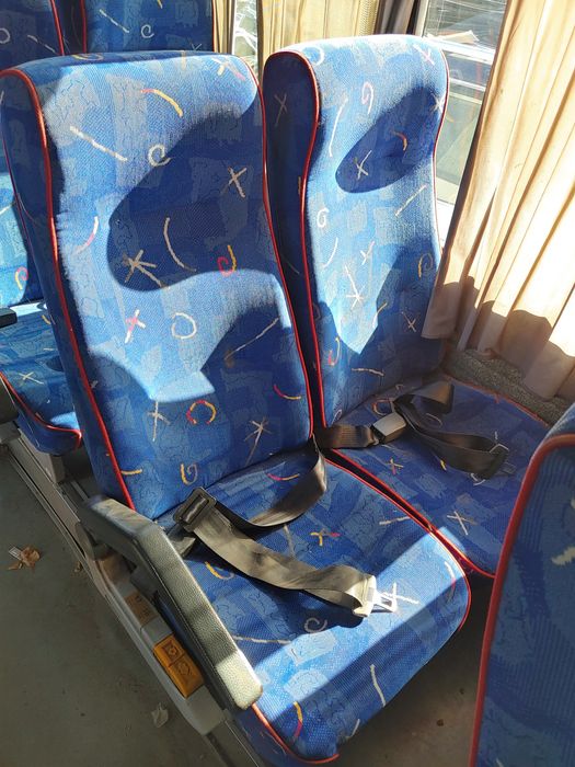 Седалки с колани за автобус