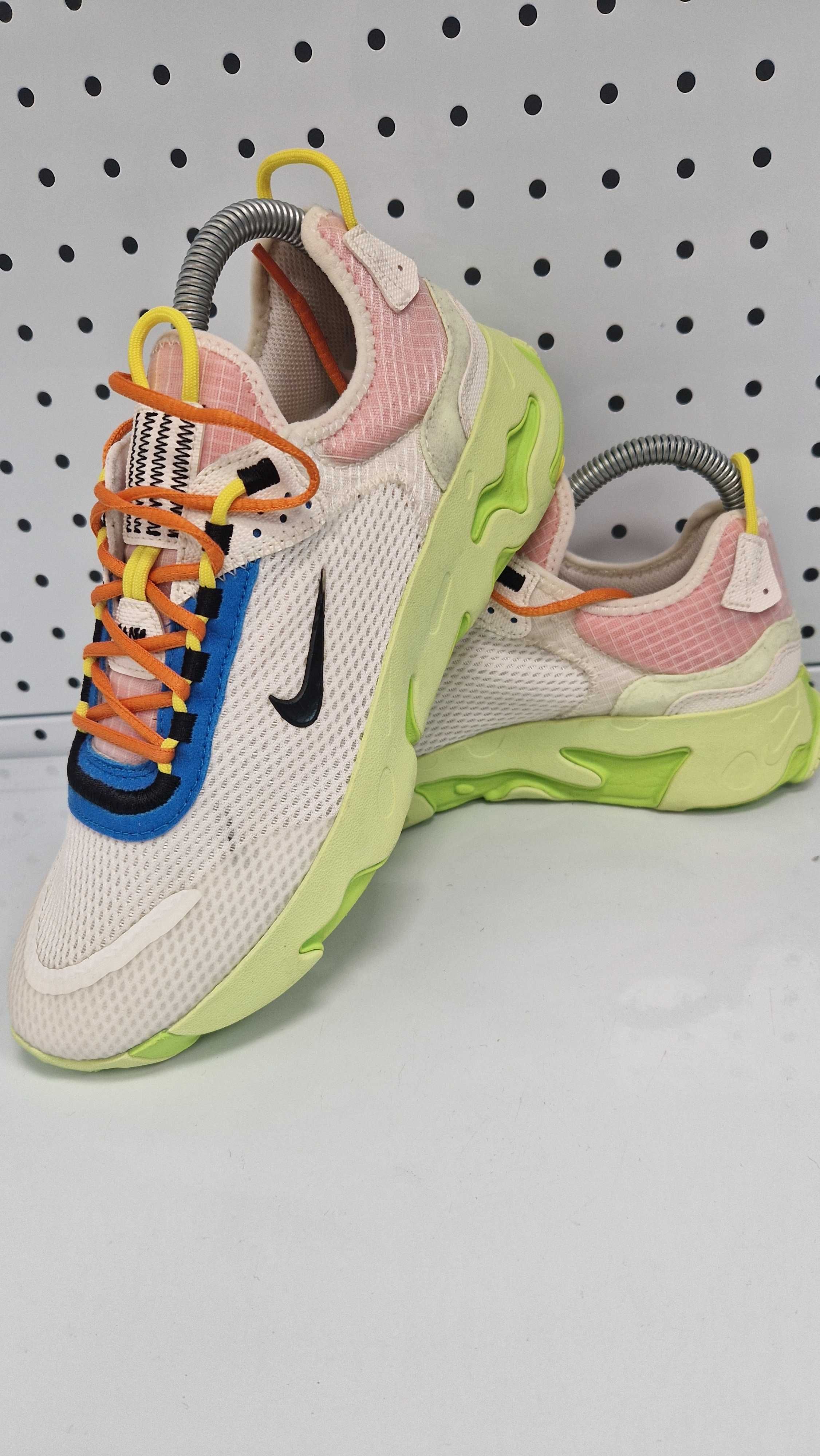 Оригинални дамски маратонки- Nike React Live White Neon