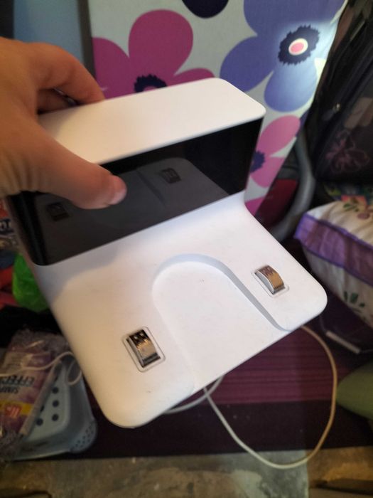 Aspirator robot cu aplicatie