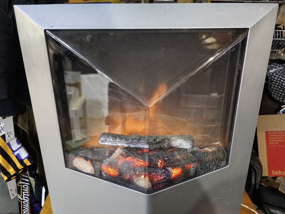 Електрическа печка тип камина