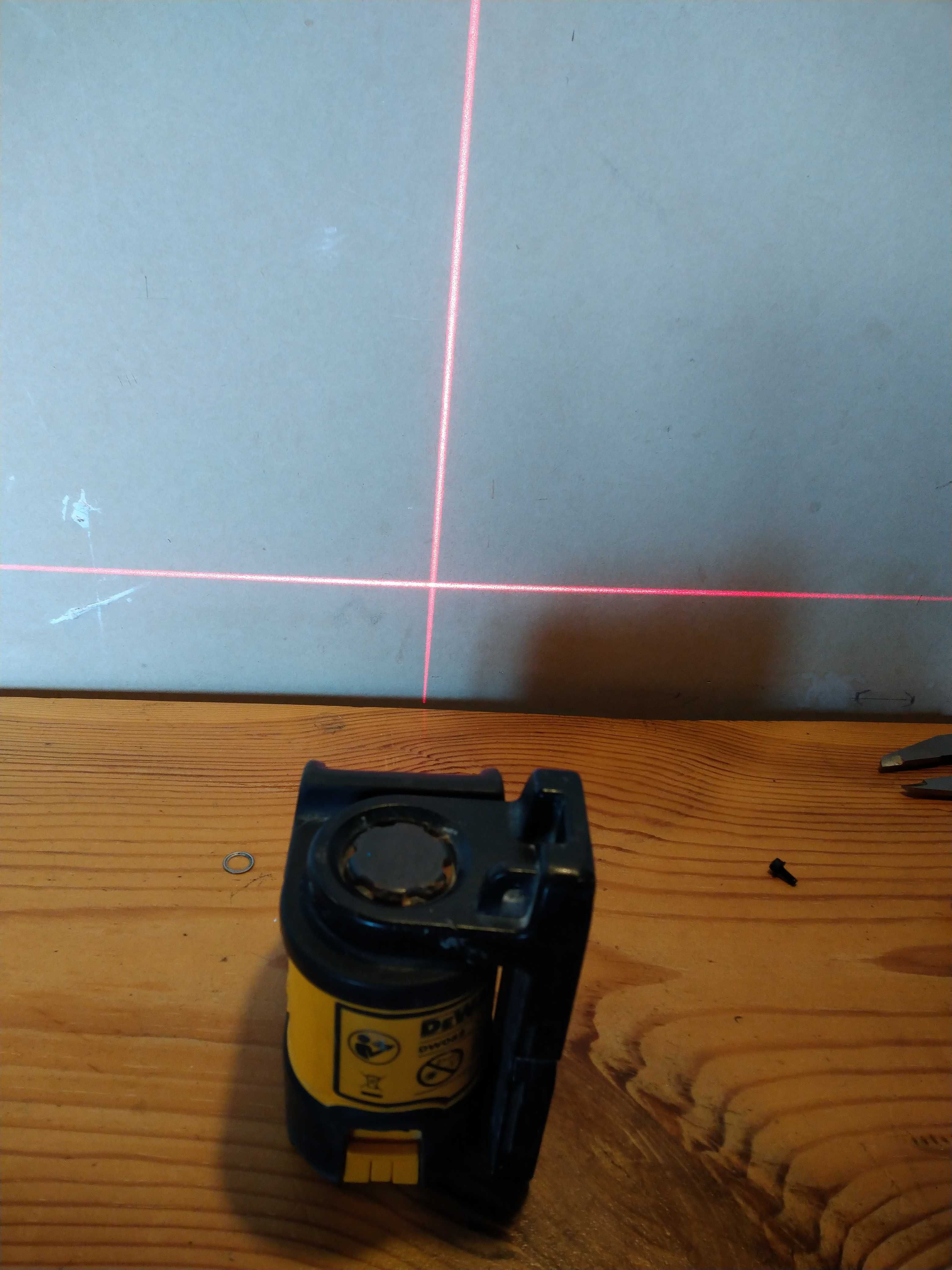 Лазерен нивелир dewalt dw088