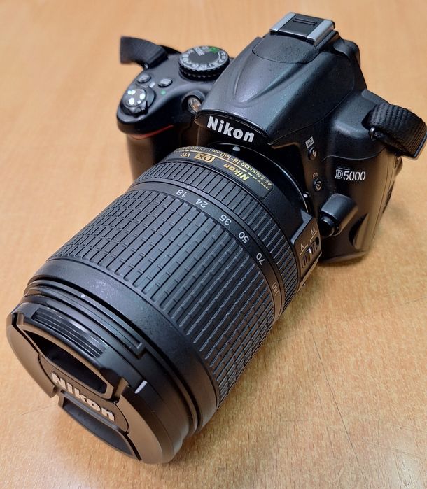 Nikon D5000 kit 18-140mm VR (12.3пикс,18-140mm как новый,суперзум)