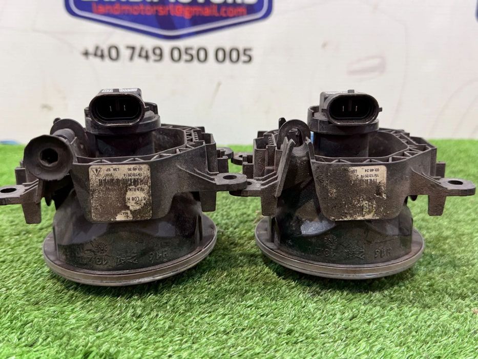 PROIECTOR CEATA FATA STANGA/DREAPTA (2 BUC.) RENAULT CLIO 1.5 DIESEL 2015 COD OEM 261500097R 261500097R 2012-2018