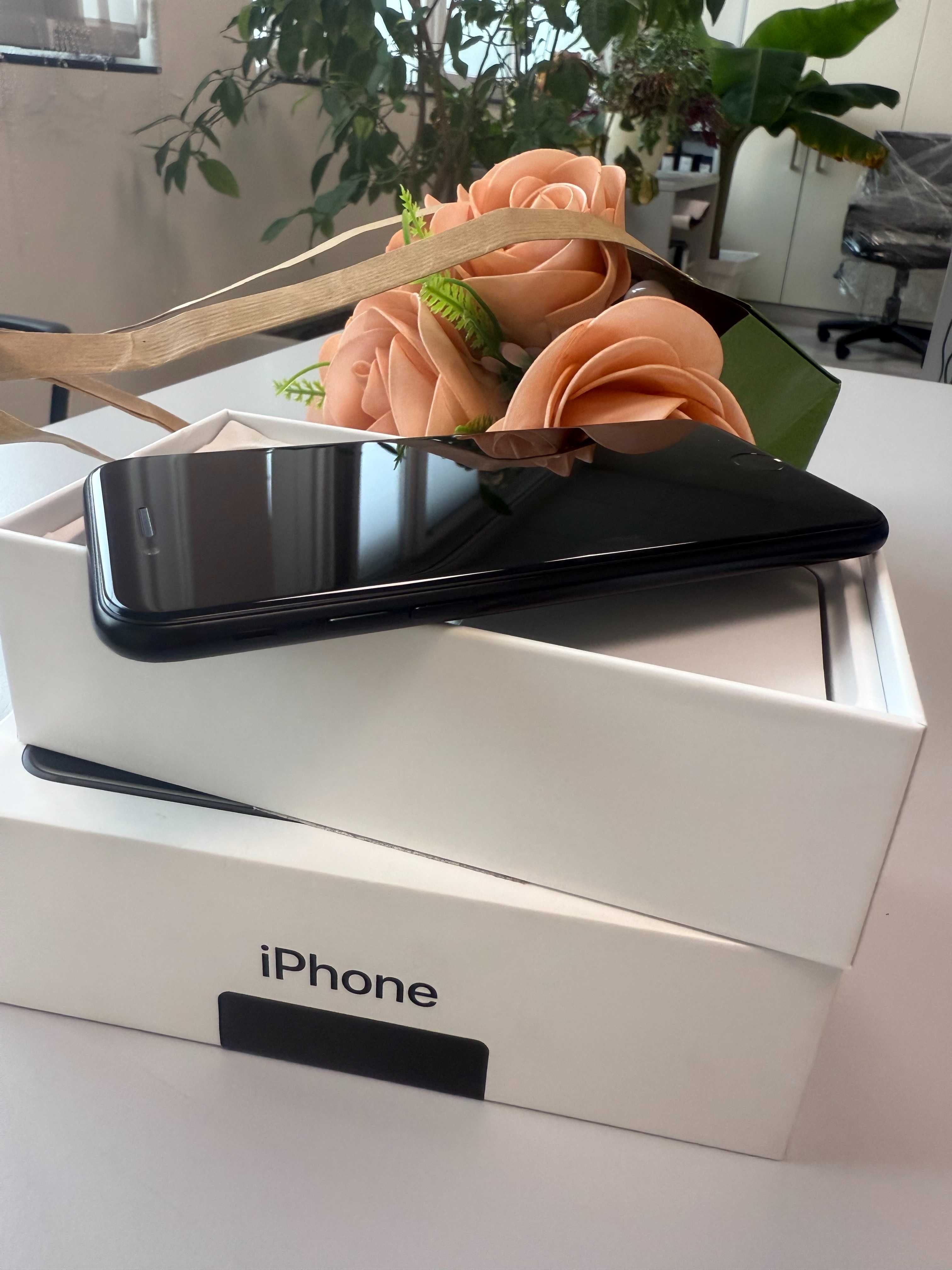 Apple iPhone SE 2020, 64 Gb Black