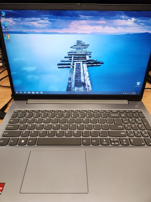 Hope Amanet P11-Lrnovo V15/ Ryzen 3-7th/ram 8gb/Ssd 512gb/Garantie