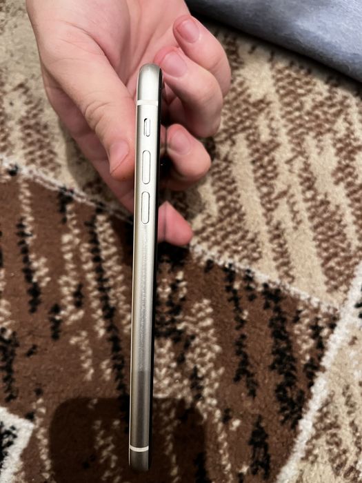 iPhone 11  128гб