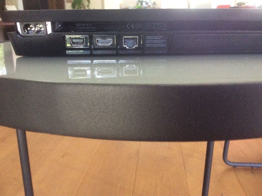 Продавам Playstation 4 slim