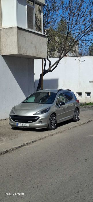 Vând peugeot 207 break
