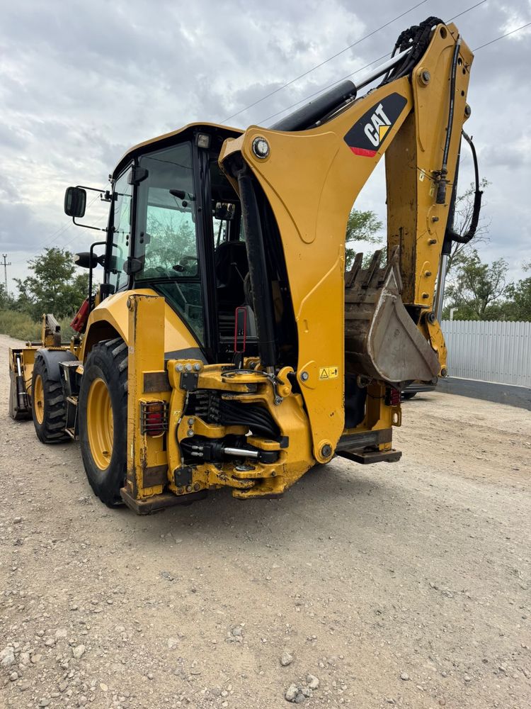 Buldoexcavator Caterpillar!!