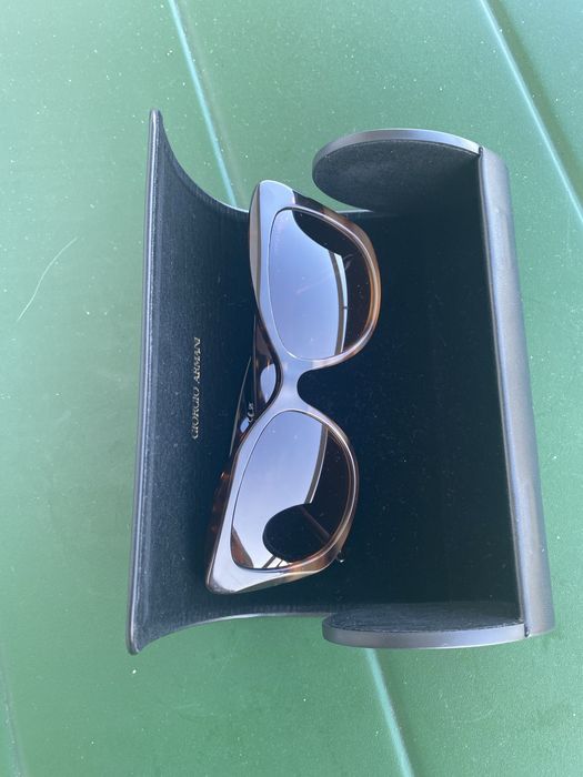 Слънчеви очила "хавана" на Giorgio Armani