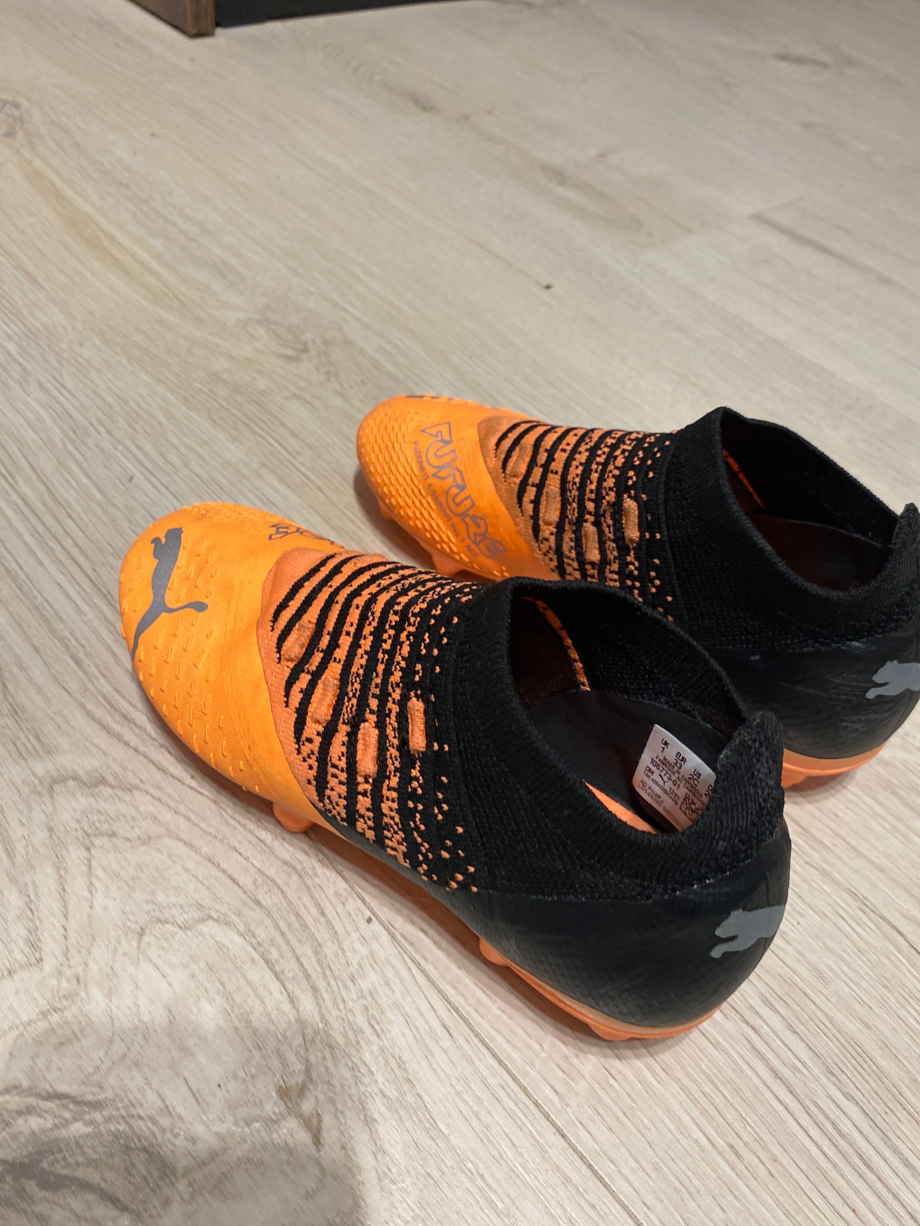 Ghete fotbal Puma Future Z negru, portocaliu.(nr 33)