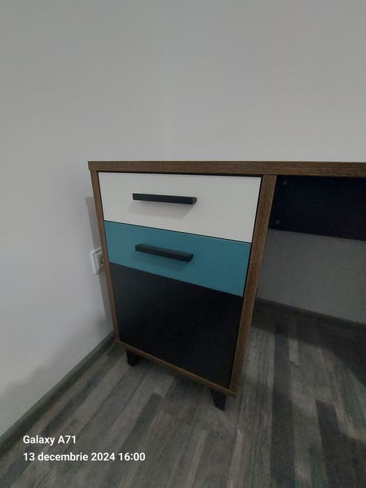 Vand birou si scaun ergonomic