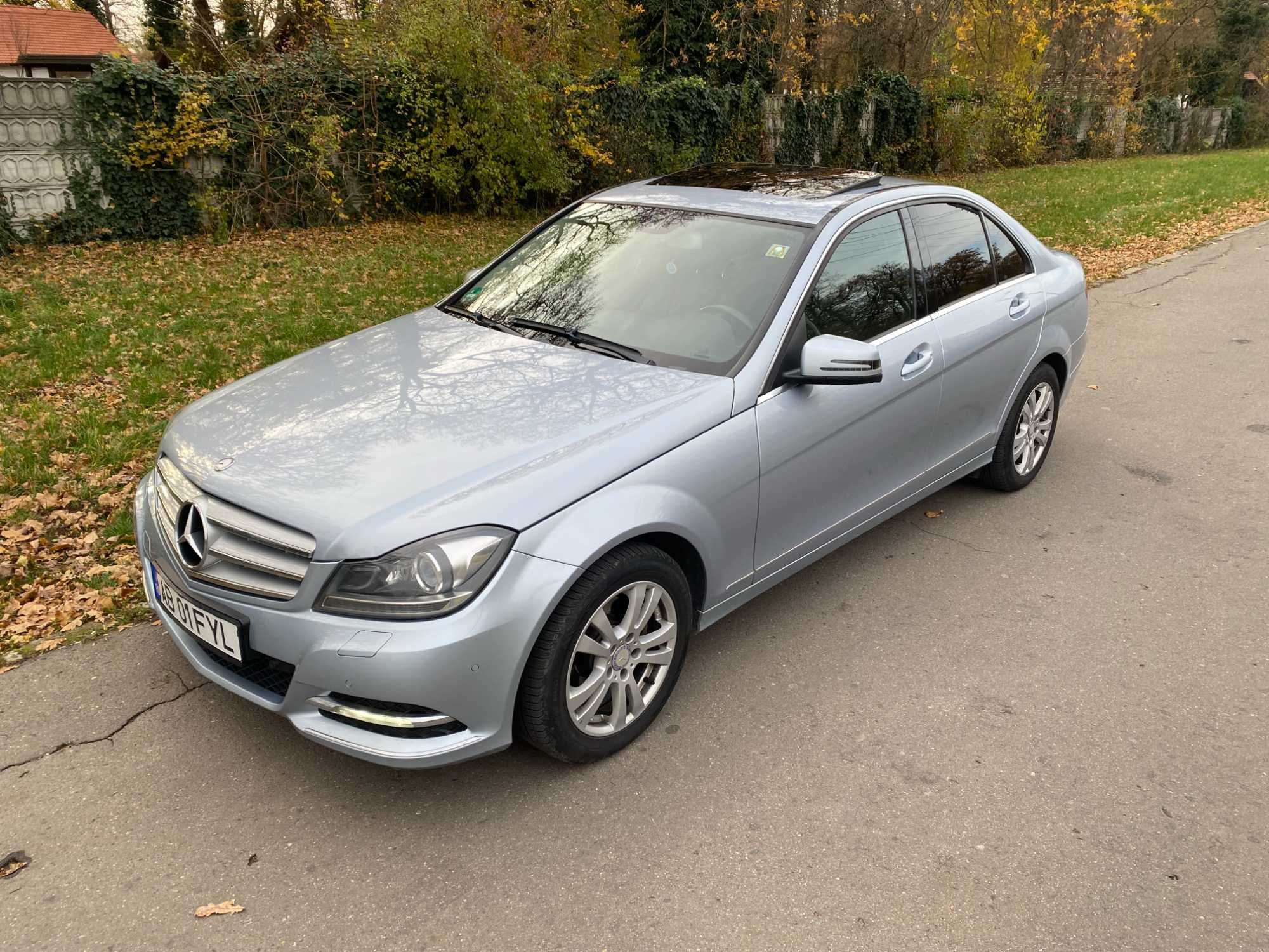 Mercedes-Benz  / C220 / AVANTGARDE